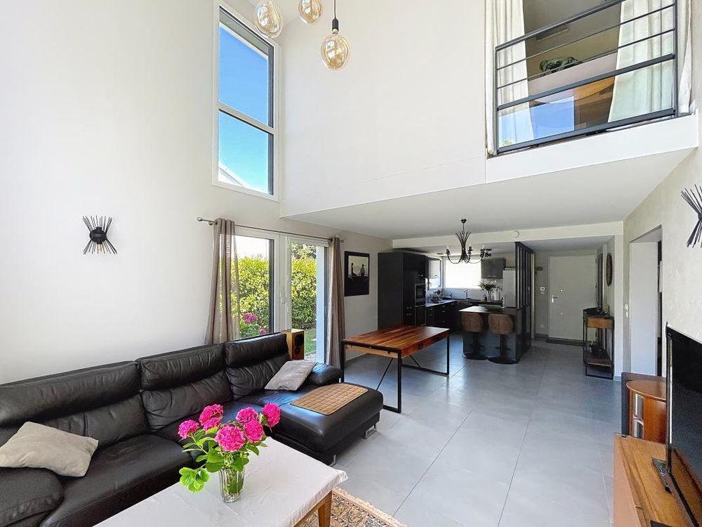 � vendre  Maison Bron (69500)