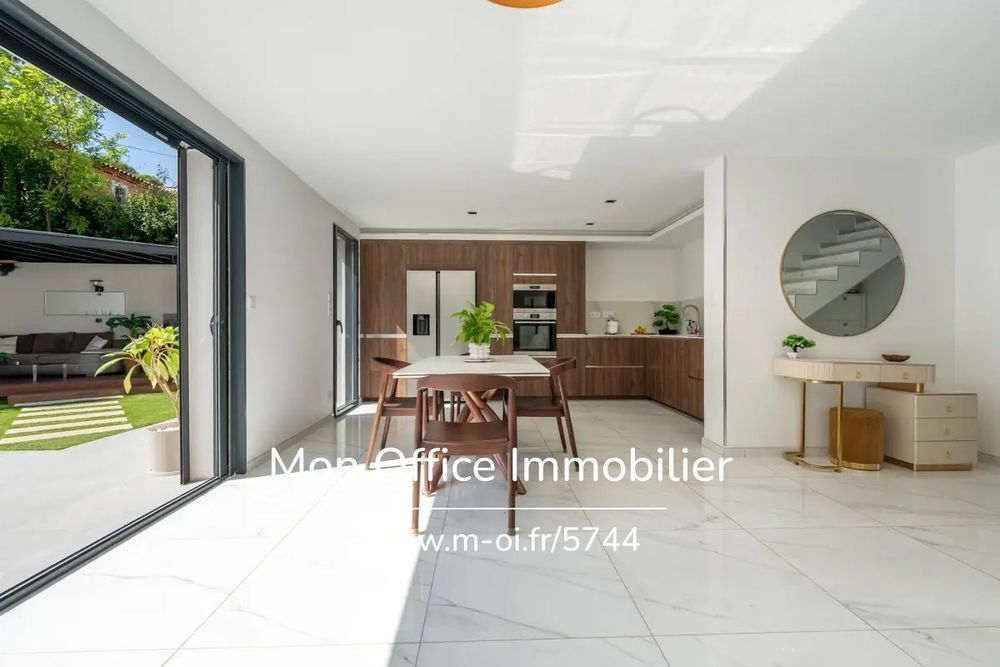 � vendre  Villa Cabri�s (13480)