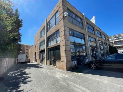 Local/bureau &agrave; louer MOUGINS (06) 610 06250 Mougins