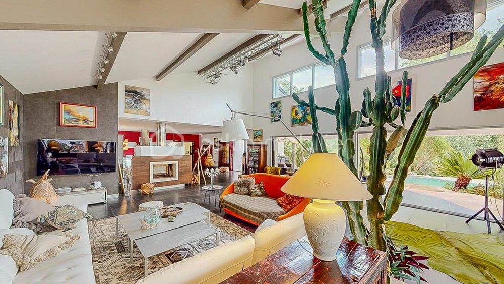 � vendre  Propri�t�/ch�teau Saint-Martin-de-Seignanx (40390)