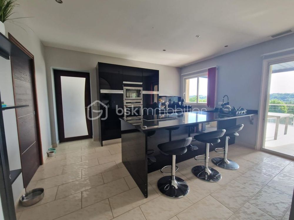 � vendre  Villa Juran�on (64110)