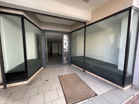 Dpt Sa&ocirc;ne et Loire (71), &agrave; vendre Centre CHAUFFAILLES Local commercial et appartement -200m2  - r&eacute;nov&eacute; - 67000 71170 Chauffailles