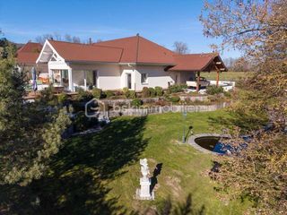  Propri�t�/ch�teau � vendre 11 pi�ces 751 m�