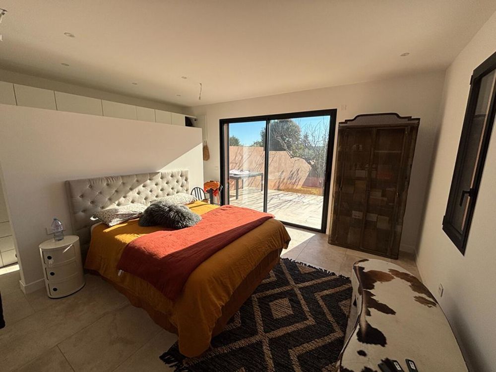 � vendre  Villa Uz�s (30700)