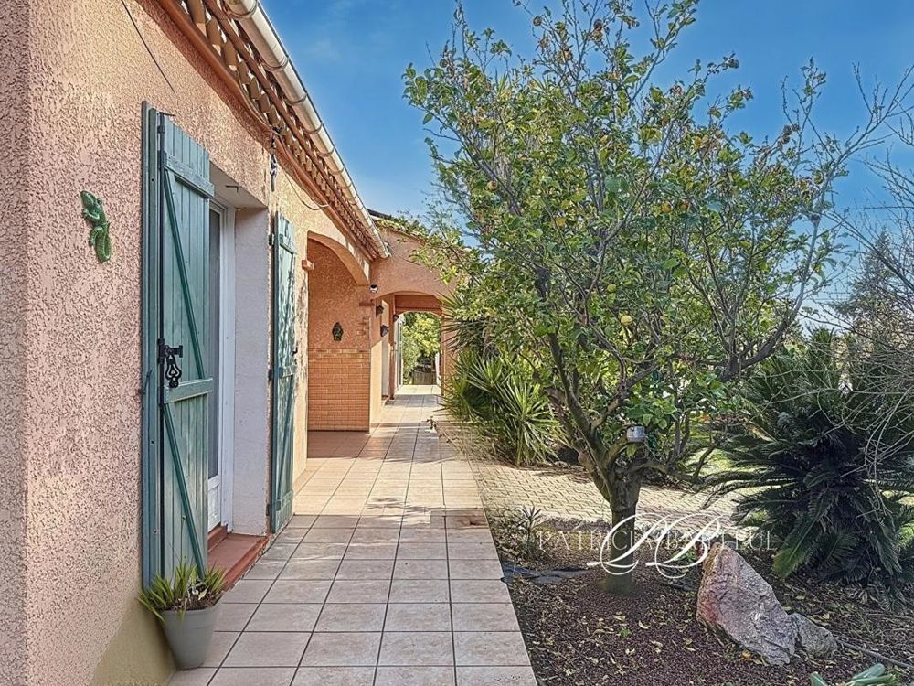 � vendre  Villa Th�za (66200)