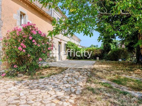   Maison Maison - 6 pi�ce(s) - 175 m�