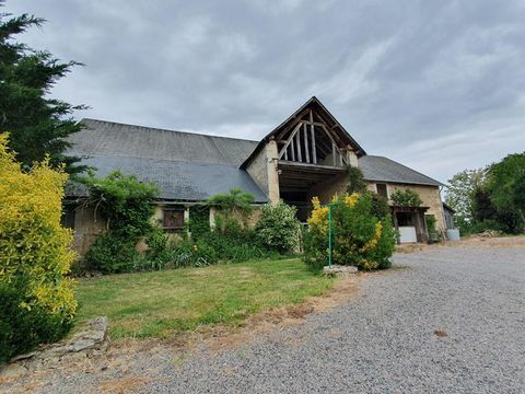   Corps de ferme  2 maisons, et d�pendances diverses 11 pi�ce(s) 240 m2 Maison - 11 pi�ce(s) - 240 m�
