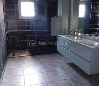  Propri�t�/ch�teau � vendre 4 pi�ces 110 m�