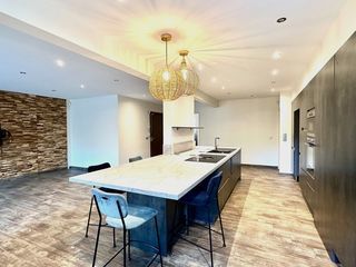  Appartement � vendre 5 pi�ces 180 m�