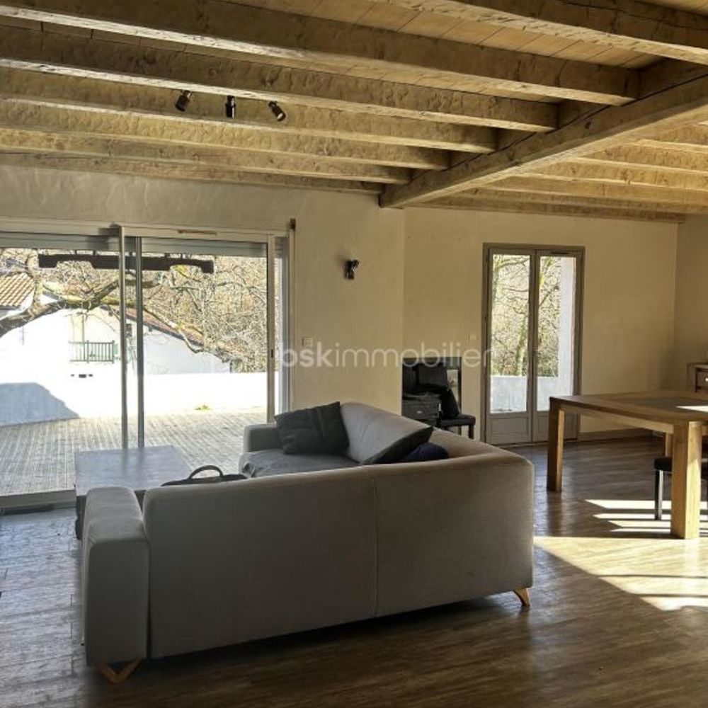 � vendre  Maison Saint-P�e-sur-Nivelle (64310)