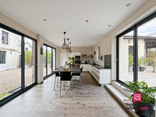  Maison � vendre 9 pi�ces 234 m�