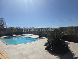  Villa � vendre 7 pi�ces 250 m�