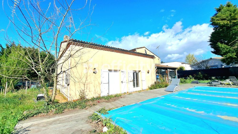 � vendre  Propri�t�/ch�teau L�ognan (33850)