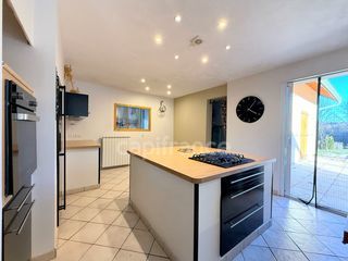  Maison � vendre 9 pi�ces 211 m�