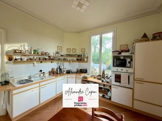  Propri�t�/ch�teau � vendre 10 pi�ces 305 m�