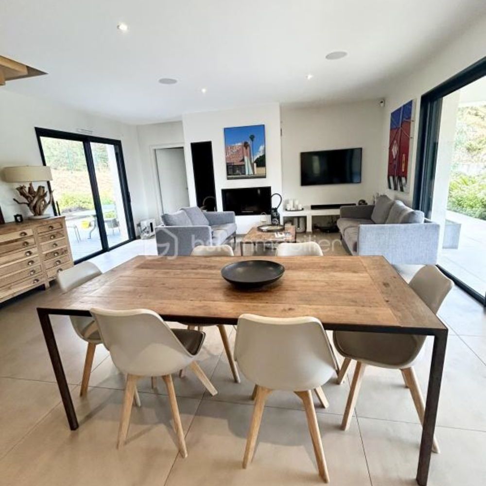 � vendre  Villa Grimaud (83310)