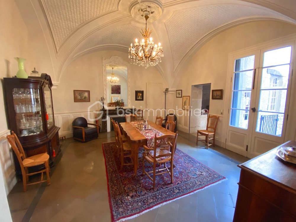 � vendre  Propri�t�/ch�teau Saint-Gilles (30800)