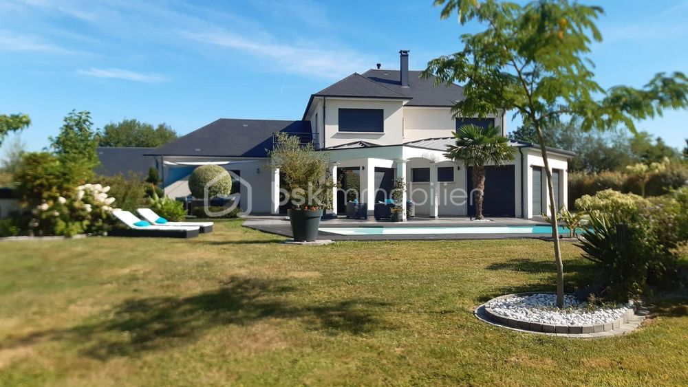 � vendre  Propri�t�/ch�teau Livarot (14140)