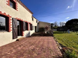  Maison � vendre 8 pi�ces 243 m�