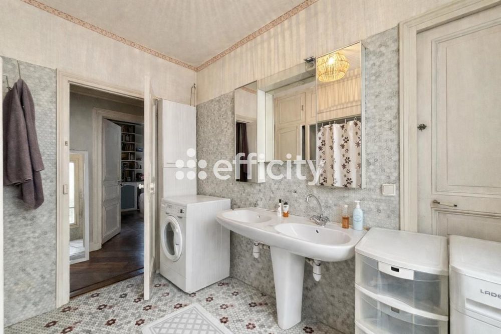 � vendre  Appartement Paris 18