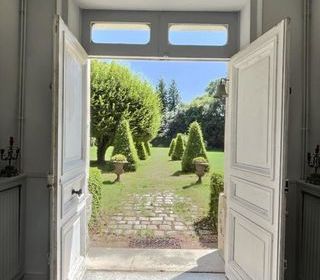  Propri�t�/ch�teau � vendre 15 + pi�ces 926 m�