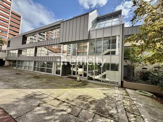  Immeuble � vendre 15 + pi�ces 1900 m�