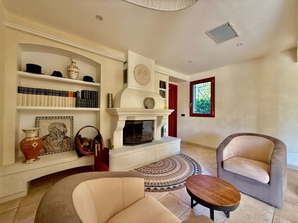 � vendre  Villa Grasse (06130)