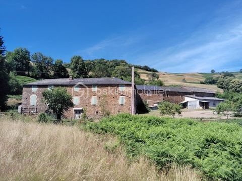   EXCEPTIONNEL ! POINT DE VUE/ESPACE/TRANQUILITE. Ancienne ferme de 1710, 275 m2 habitables, 10 chambres, 2.7 ha et de nombreuses Maison - 11 pi�ce(s) - 275 m�