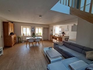  Maison � vendre 8 pi�ces 144 m�