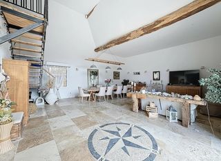  Propri�t�/ch�teau � vendre 6 pi�ces 247 m�