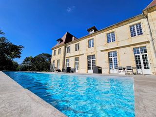  Propri�t�/ch�teau � vendre 15 + pi�ces 665 m�