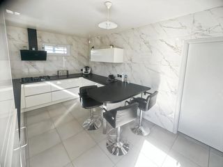  Maison � vendre 7 pi�ces 210 m�