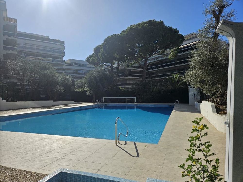 � vendre  Appartement Juan Les Pins (06160)