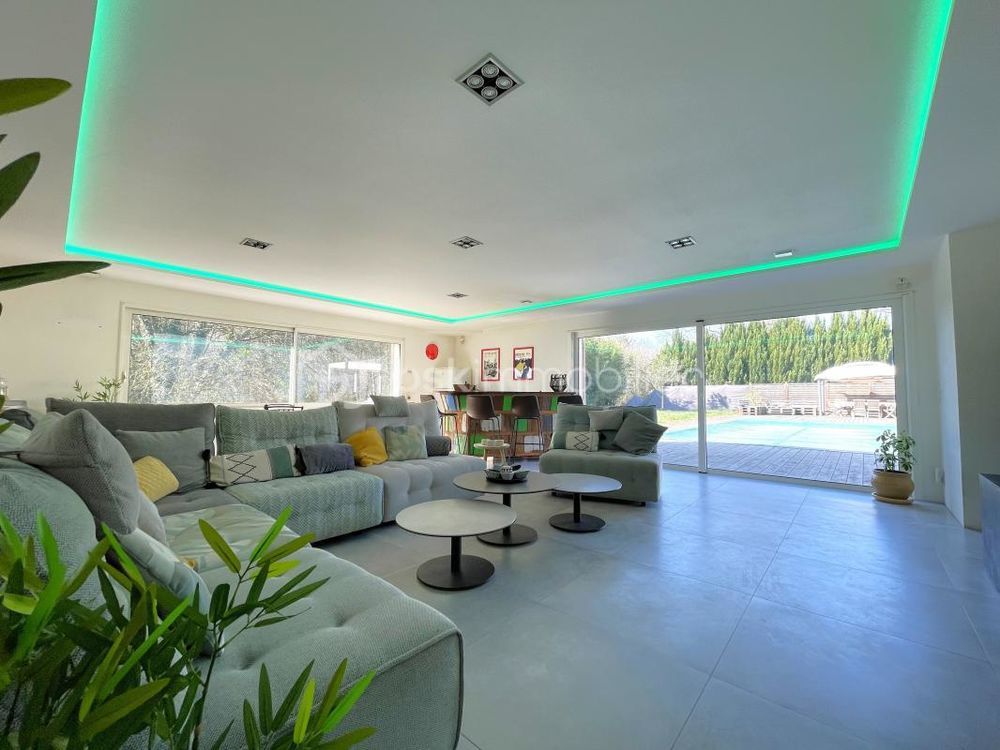 � vendre  Villa �taules (17750)