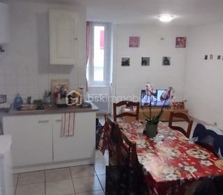  Immeuble � vendre 15 + pi�ces 333 m�