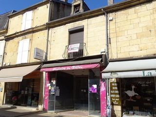  Immeuble � vendre 7 pi�ces 169 m�