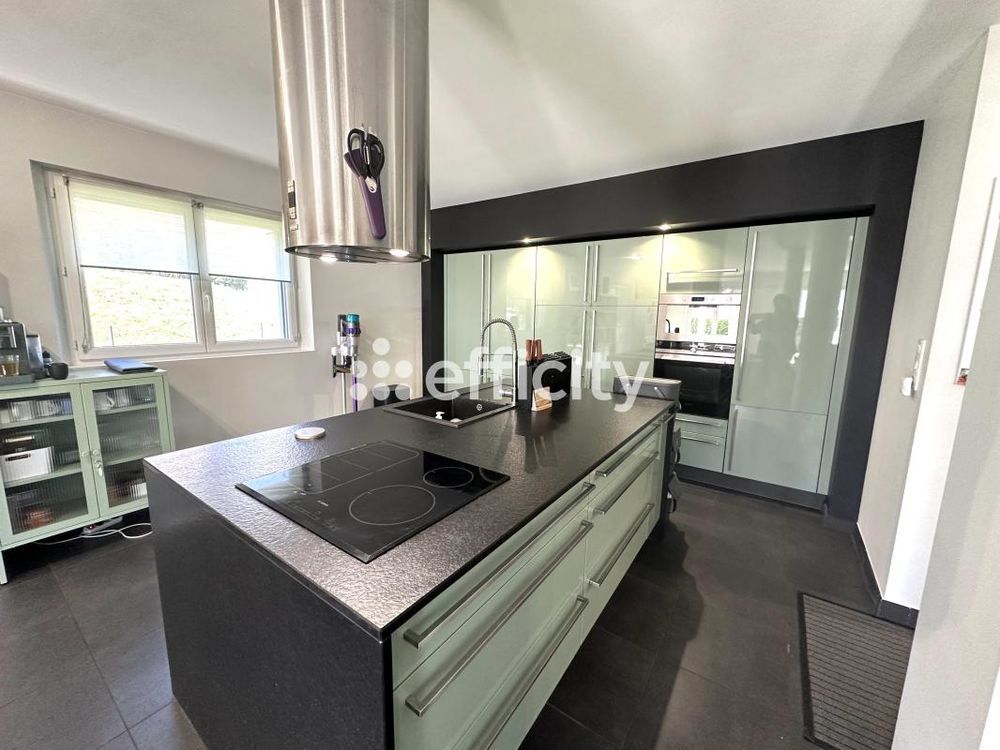 � vendre  Villa P�ron (01630)