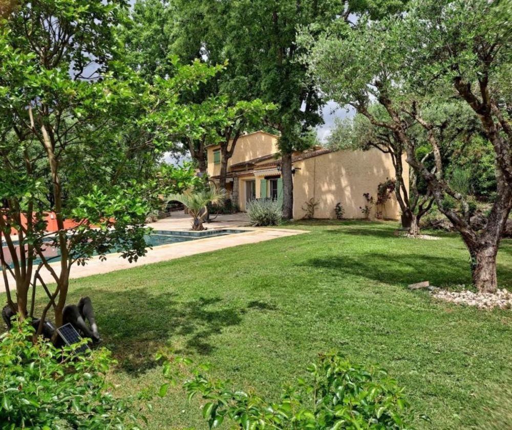 � vendre  Maison Saint-Paul-en-For�t (83440)