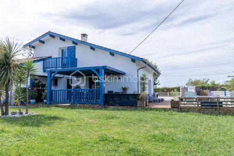   Vivez la modernit� et le confort dans une maison contemporaine avec piscine ! Maison - 7 pi�ce(s) - 181 m�