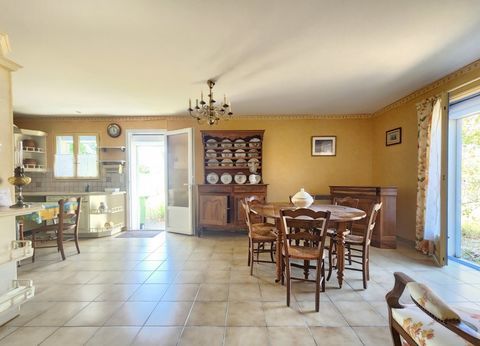   Maison � vendre de plain-pied 139m� - 5 pi�ces - LE CHATEAU D'OLERON (17) Maison - 7 pi�ce(s) - 139 m�