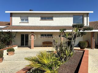  Villa � vendre 7 pi�ces 254 m�