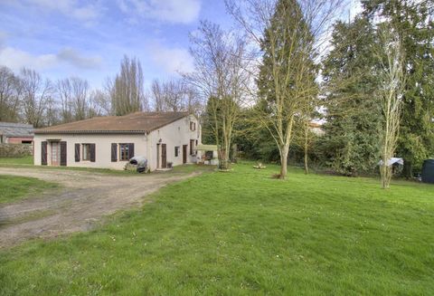   Maison La Chapelle Baton 6 pi�ce(s) 135 m2 Maison - 6 pi�ce(s) - 135 m�