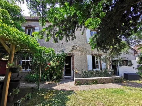   GRISELLES - COEUR DU VILLAGE Maison - 7 pi�ce(s) - 212 m�