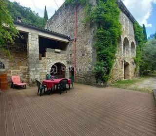  Propri�t�/ch�teau � vendre 5 pi�ces 200 m�