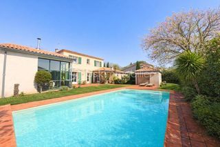  Villa � vendre 8 pi�ces 210 m�