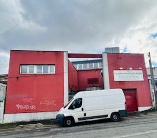  Immeuble � vendre 15 + pi�ces 700 m�