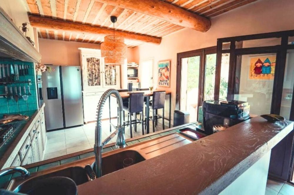 � vendre  Maison Lagnes (84800)