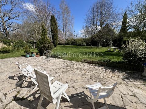   MAISON 170M2 4CH GARAGE JARDIN Maison - 5 pi�ce(s) - 170 m�