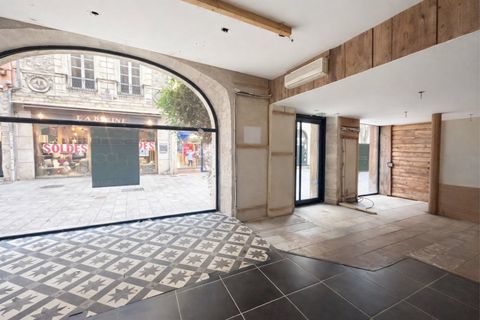 &Agrave; louer : Local commercial d'exception au c�ur de Chalon-sur-Sa&ocirc;ne ! 2185 71100 Chalon sur saone