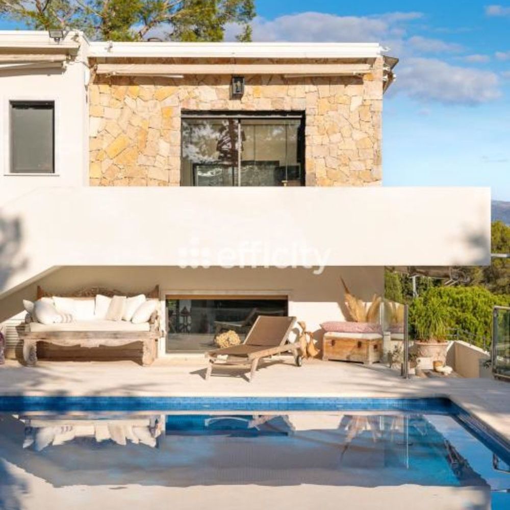 � vendre  Villa Vallauris (06220)